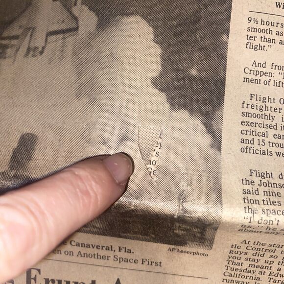 Shuttle Up ‘Like A Champ’ Albuquerque Journal April 13, 1981 Main Section - Picture 2 of 10
